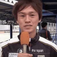 投票工作を行った中村亮太選手