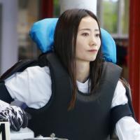 ロングヘアーとセンター分けが似合う美人レーサー浜田亜理紗