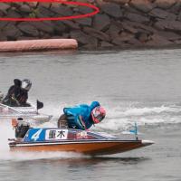 コースの石垣の濡れている部分で水位の変化が読み取れるという声も