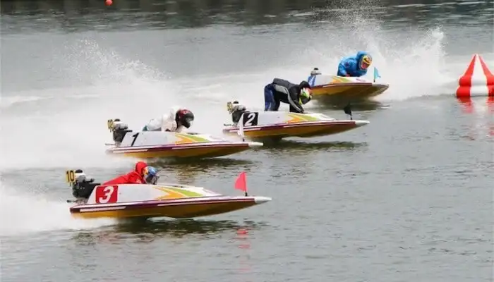 競艇予想に重要な「展示航走」！初心者でも簡単なスタート展示と周回展示の見方、展示タイムについて解説！