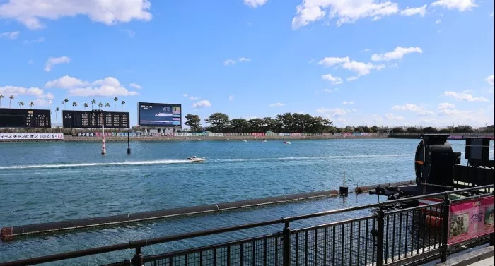 穏やかな浜名湖の水面