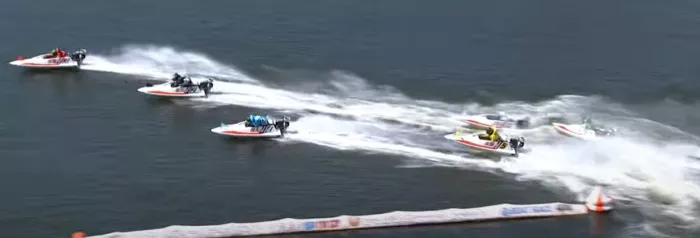 激戦のレースの真っ最中