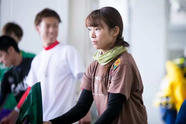 考え事をしている守屋美穂