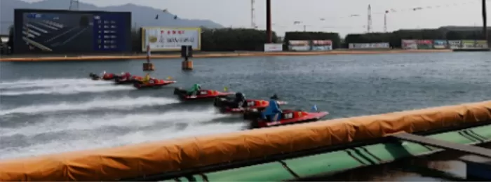 若松でのレースの模様