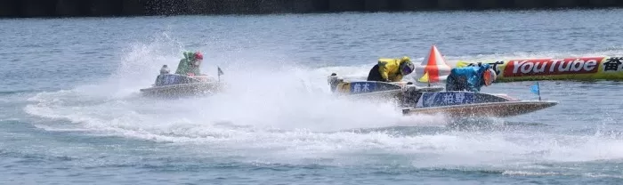 レース中ターンの様子