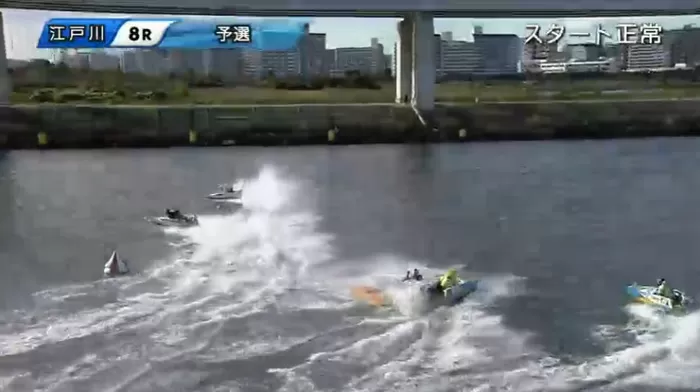 江戸川8Rの1周目1マーク直後